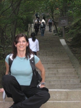 china_emina5-3_still20climbing20the20wall china_emina5-3_still20climbing20the20wall